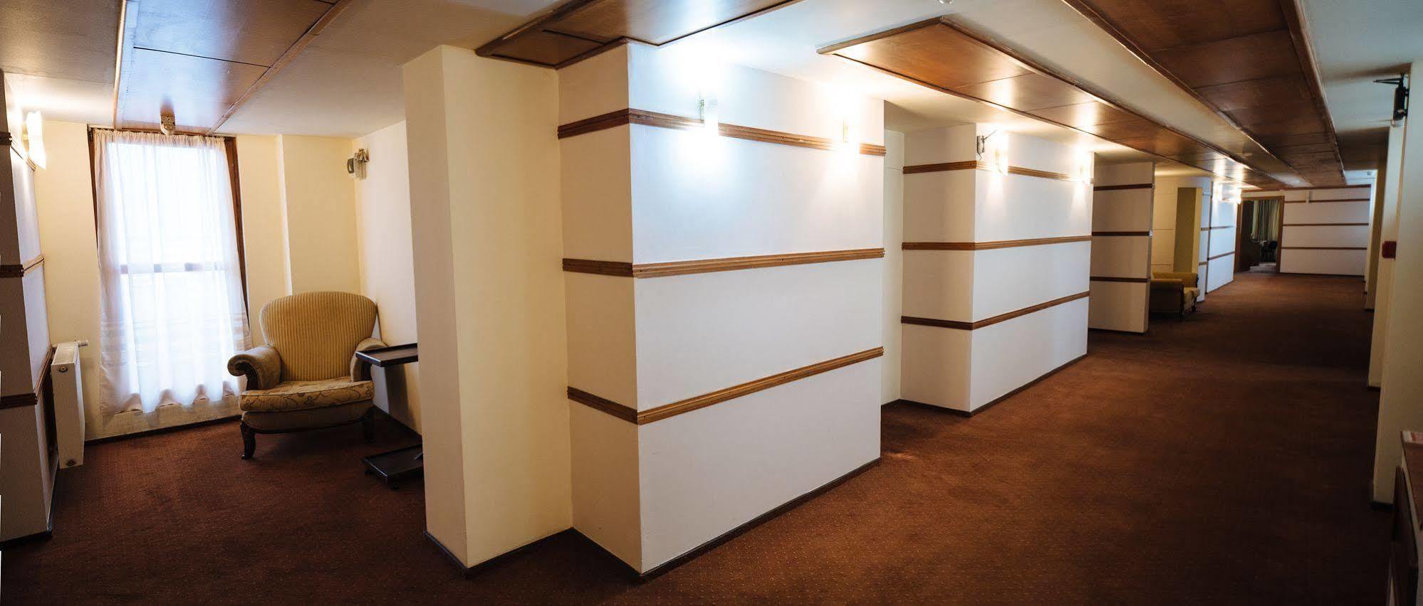 Hotel Phoenix Арад Екстериор снимка